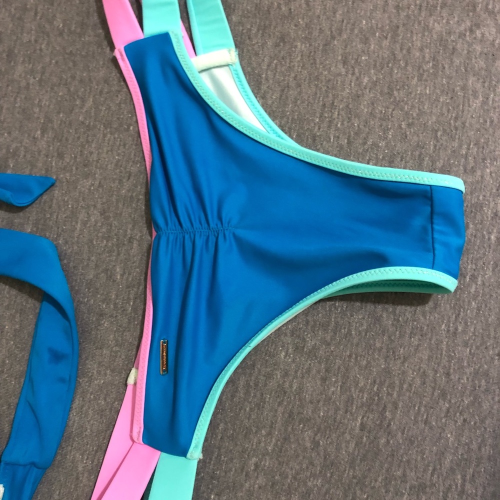 VS bathing suit -cheeky bottoms!